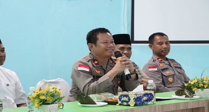 Wakapolres Bintan Pimpin Jumat Curhat Serentak, Dengarkan Keluhan Masyarakat Bintan
