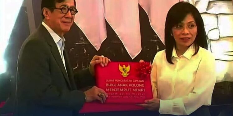 Luncurkan Buku Biografi Sang Menkumham RI ‘Anak Kolong Menjemput Mimpi’