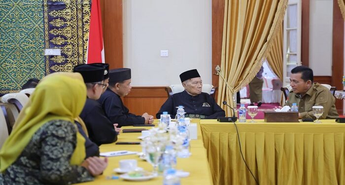Gubernur Ansar Berdiskusi Dengan Jajaran Pengurus LAM Kepri
