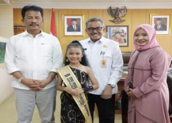 Harumkan Nama Batam, Rudi Dukung Shofia di Ajang Mini Grand Model Indonesia