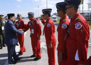 JAT Tampil Memukau di Pameran Dirgantara Internasional LIMA, Menhan Prabowo Bangga