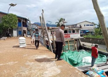 Pontensi Cuaca Ekstrem, Polsek Daik Lingga Himbau Masyarakat Tetap Waspada