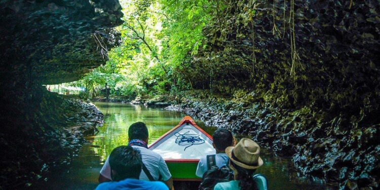 Berhasil Masuk Jaringan UNESCO Global Geopark, Menparekraf Apresiasi 4 Geopark Indonesia