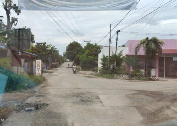 Warga Kecewa, Jalan Rusak Akibat Lori Pengangkut Tanah Urug