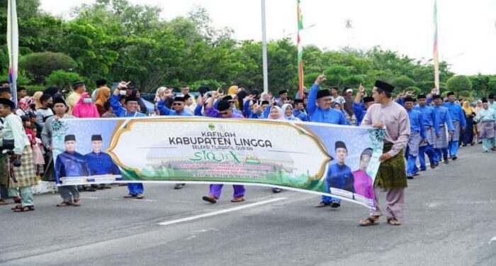 Kafilah Kabupaten Lingga Turut Memeriahkan Pawai Ta’aruf STQH ke X Tahun 2023
