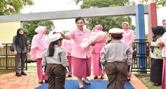 Ketua Bhyangkari Ajak Masyarakat Bijak Gunakan Media Sosial