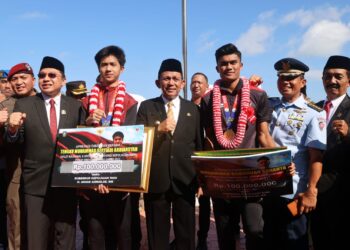 Berikan Dana Pembinaan Seratus Juta , Ketua DPRD Kepri Berikan Apresiasi Kepada Gubernur