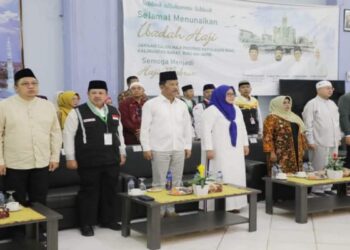 Rudi Turut Lepas JCH Kepri pada Kloter 3 Embarkasi Batam