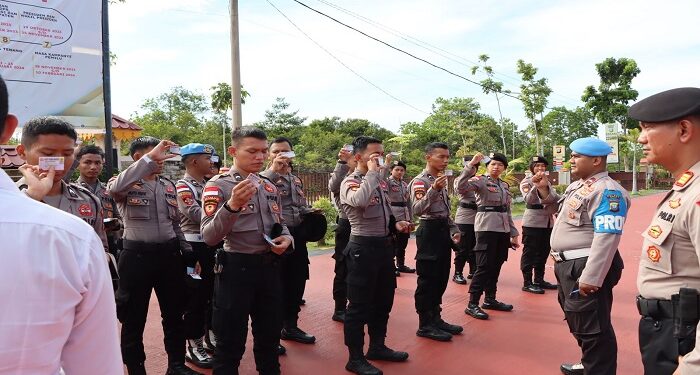 Seksi Propam Periksa Personil Polisi di Bintan