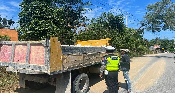 Satlantas Polres Karimun Terbitkan Tiga Lori Pengangkut Tanah Urug