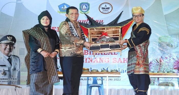 Gubernur Ansar Hadiri Pengukuhan Persatuan Minang Sakato Bintan
