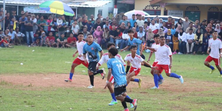 Bintan Muda Fc Raih Piala Bergilir IFC Sei Enam, Bupati Roby Serahkan Piala Secara Simbolis