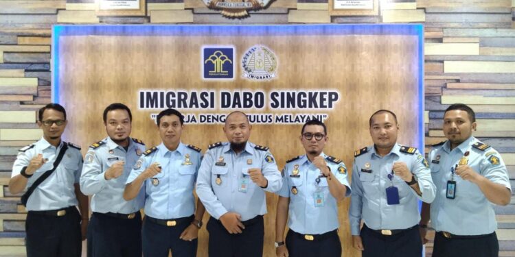 Tim Monev IPK-IKM Kanwil Kemenkumham Kepri Survey Kantor Imigrasi dan Lapas Dabo Singkep