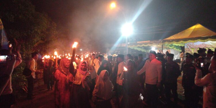 Bupati Roby Gemakan Takbir Idul Adha di Pesisir Pulau Bintan