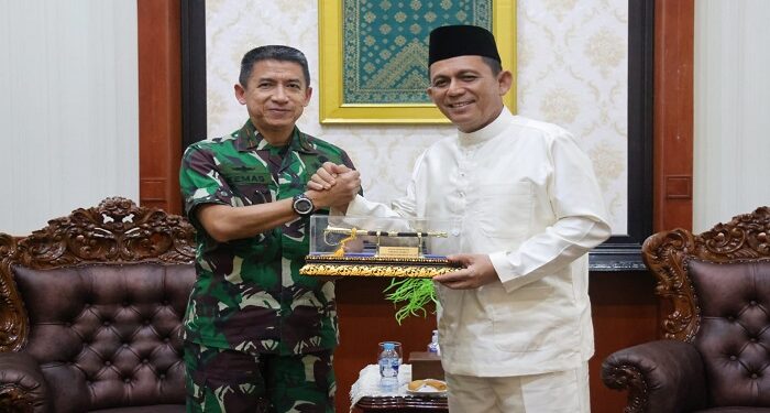 Pamit Pindah Tugas, Laksma Kemas Silaturahmi Bersama Gubernur Ansar