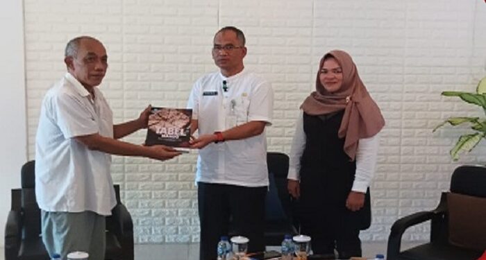 Plh Sekda Natuna Buka Diskusi Bedah Buku Tabel Mando Natuna