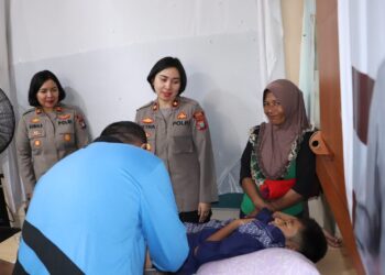 Polres Karimun Gelar Khitanan Massal Gratis
