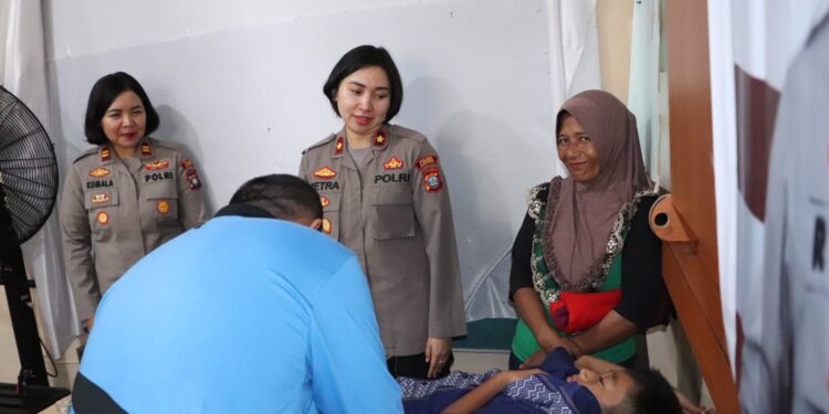 Polres Karimun Gelar Khitanan Massal Gratis