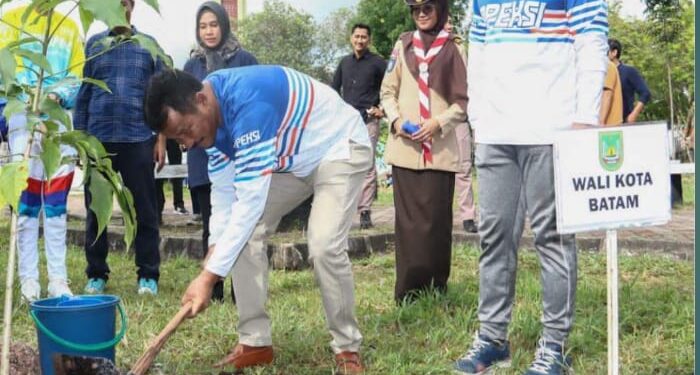 Tutup Raker APEKSI Komwil I, 24 Wali Kota Tanam Pohon Bersama di Batam