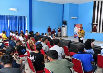Nelayan di Batam Terima Bantuan Alat Tangkap dari Gubernur Ansar