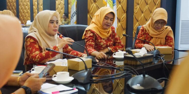 Jalin Silaturahmi, Elyza Riani Sambut Kunjungan DWP Provinsi Kepri di Bintan