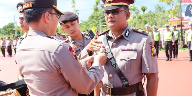 Kapolres Bintan Pimpinan Sertijab Kapolsek Gunung Kijang dan Kasat Binmas