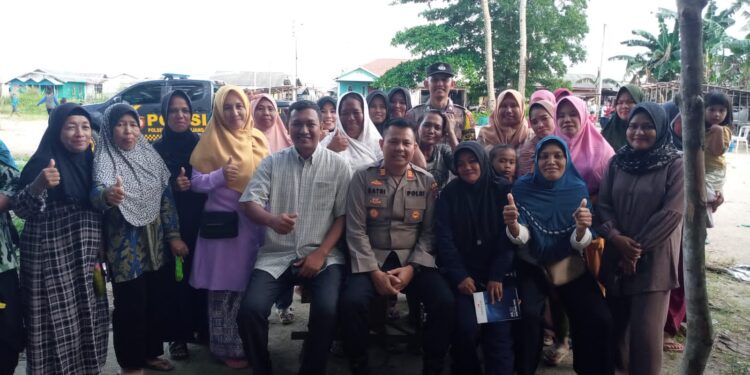 AKP Satri Berikan Himbauan Kepada Warga Bajo Kawal di Temu Wicara