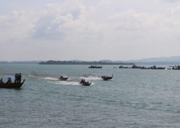 Warga Pesisir Teriak Kemenangan, Balap Pompong di Desa Dendun Berlangsung Seru