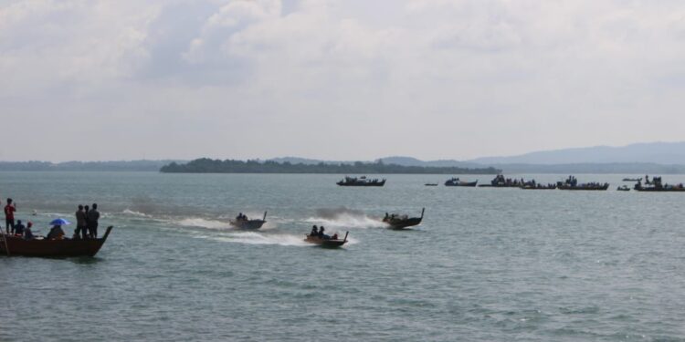Warga Pesisir Teriak Kemenangan, Balap Pompong di Desa Dendun Berlangsung Seru