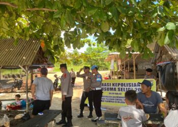 Operasi Bima Kusuma, Polisi Gencar Berikan Himbauan Kamtibmas Pengunjung di Pantai Trikora