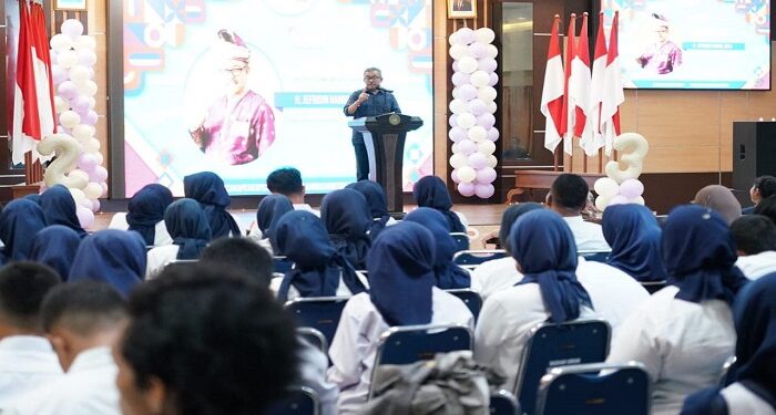 Lantik FIR Kota Batam, Jefridin Ajak Remaja Berkolaborasi Membangun Batam