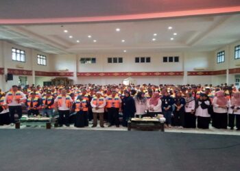 Nelayan di Tanjungpinang Terima Bantuan 700 Life Jacket