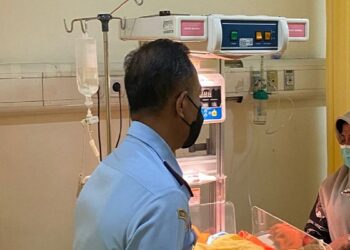 Rahma Jenguk Bayi yang Ditemukan Di Kebun Warga Wonosari