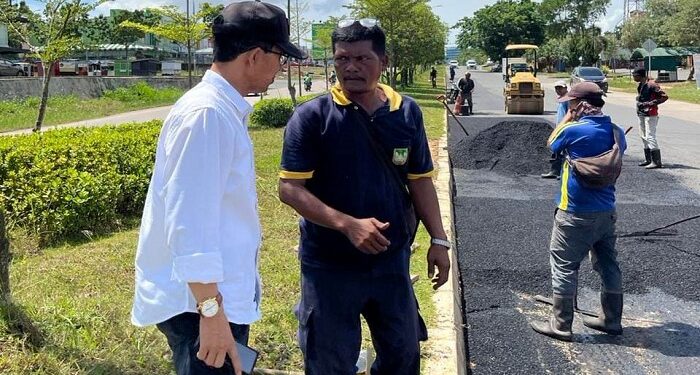 Tingkatkan Infrastruktur Jalan, Wawako Batam Tinjau Perbaikan Jalan Simpang KBC