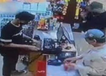 Modus Tukar Uang, Bule Hipnotis Kasir Toko di Malang