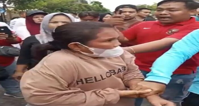 Lagi Apes, Emak-emak di Jambi Kepergok Jambret HP Pada Saat Jalan Santai