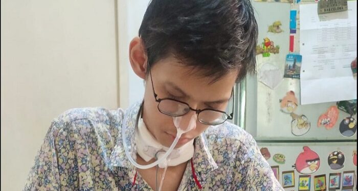 Mahasiswa Korban Fiber Optik Suratin Jokowi
