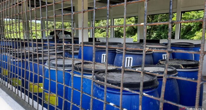 Perdana, PLN Natuna Kirim Limbah B3 Keluar Pulau