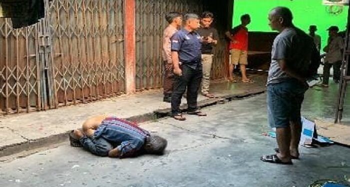 Penemuan Mayat Pria Paruh Baya dalam Posisi Sujud