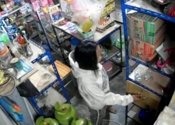 Mencuri Uang di Warung, Wanita di Tanjungpinang Terekam CCTV