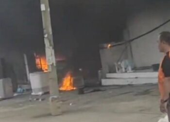 Breaking News !  Ruko Terbakar di Komplek Ruko Town House