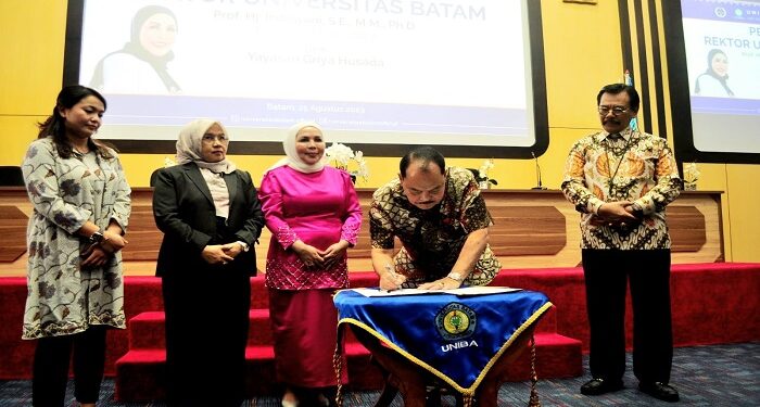 Pelantikan Rektor Baru UNIBA Prof. Indrayani, Dihadiri Penjabat Penting di Kepri