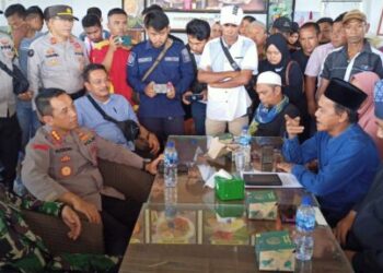 TNI – POLRI Berkomunikasi Dengan Warga Rempang