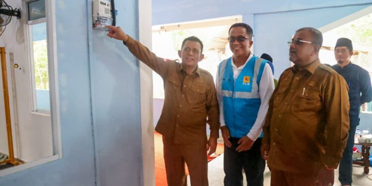 Penantian Panjang, Dua Desa dan Dusun Dapat Aliran Listrik