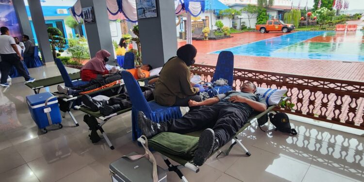 HUT TNI ke 78, Lanal TBK Lakukan Bhakti Sosial