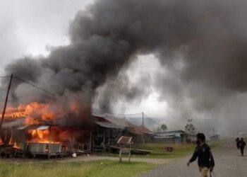 KKB Dilaporkan Bakar Rumah Dinas DPRD dan Kios di Pegunungan Bintang