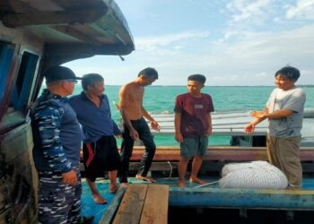 Tabrak Karang, Kapal Kandas di Perairan Ngenang