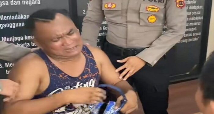 Pria Kekar Menangis Histeris Lapor Kehilangan Ayam di Tebo, Begini Faktanya