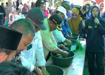 Pupuk Kimia Berbahaya, Bupati Aunur Sosialisasi Pemakaian Biosaka Bagi Petani di Karimun
