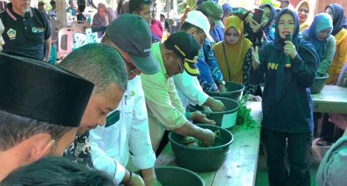Pupuk Kimia Berbahaya, Bupati Aunur Sosialisasi Pemakaian Biosaka Bagi Petani di Karimun